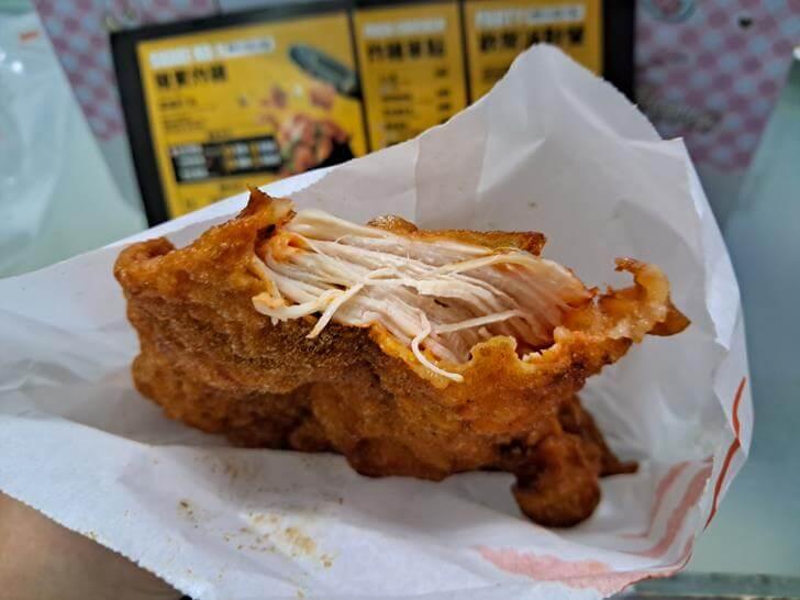 炸鷄大獅中壢建國店的雞排肉質超讚！